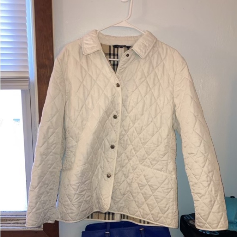 Women’s quilted Burberry jacket medium/10